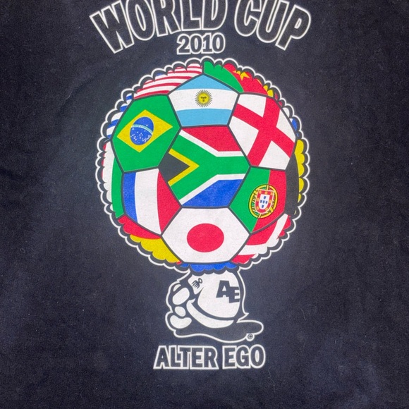 World Cup 2010 Soccer Graphic Tee Alter Ego Black Vintage Style Shirt Size Large - Picture 7 of 13